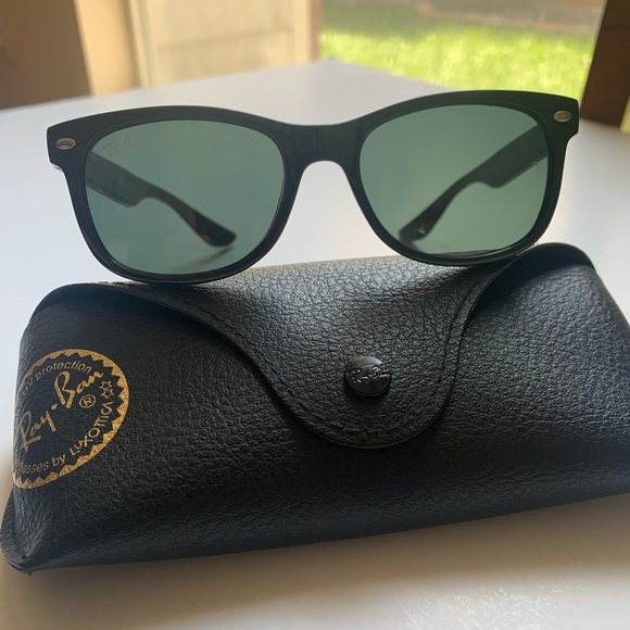 Ray-Ban Other - RAY-BAN kids sunglasses - black - RJ9052S- with original case